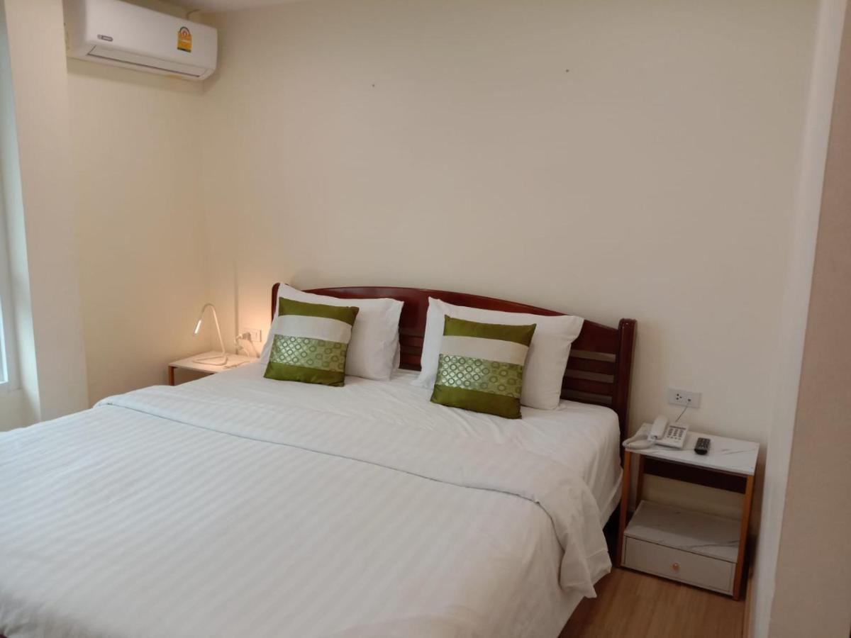 V Check Inn Sukhumvit 22 방콕 외부 사진