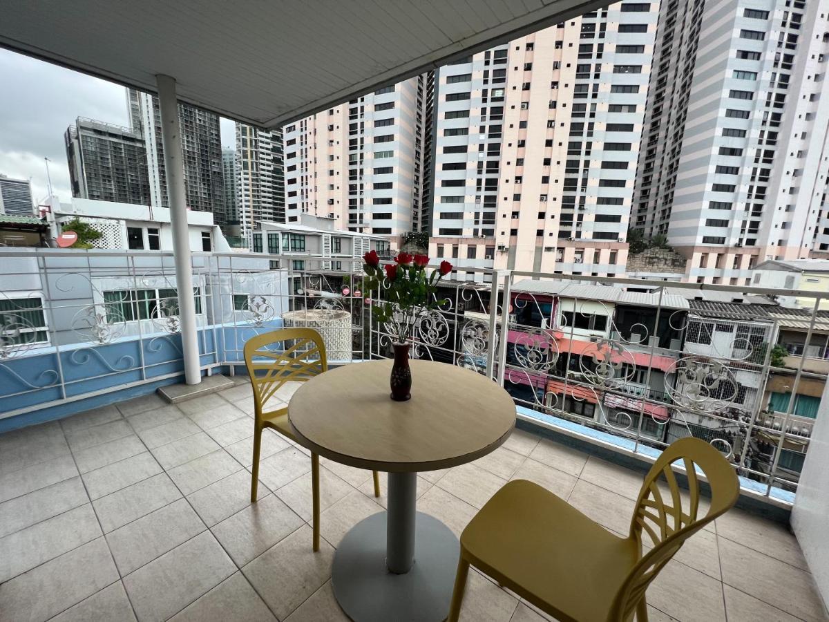 V Check Inn Sukhumvit 22 방콕 외부 사진
