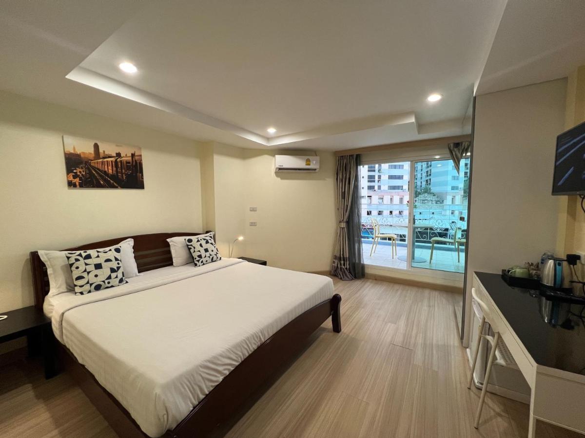 V Check Inn Sukhumvit 22 방콕 외부 사진