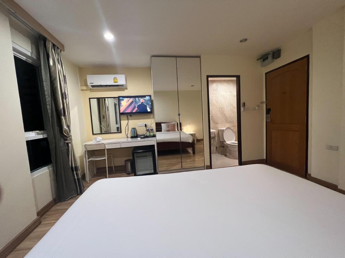 V Check Inn Sukhumvit 22 방콕 외부 사진