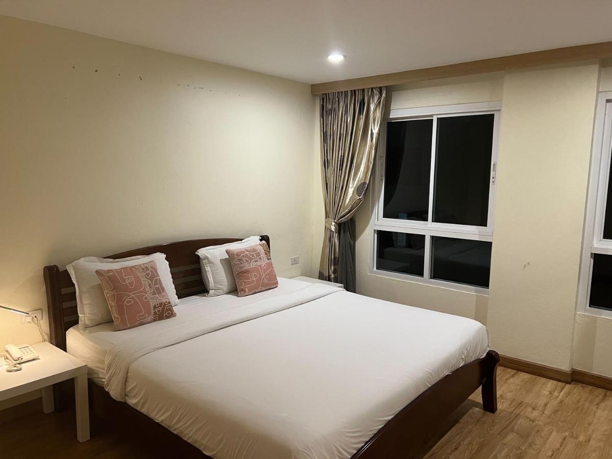 V Check Inn Sukhumvit 22 방콕 외부 사진