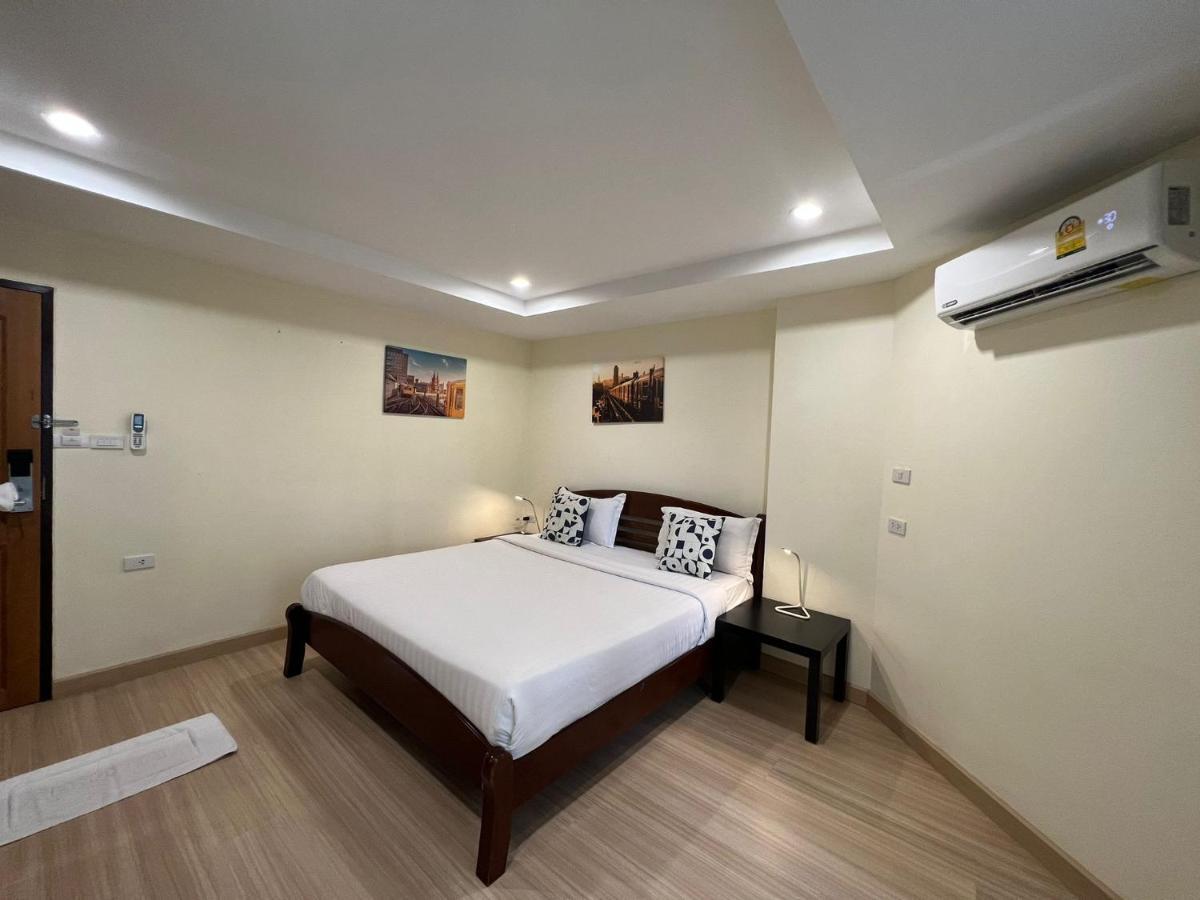 V Check Inn Sukhumvit 22 방콕 외부 사진
