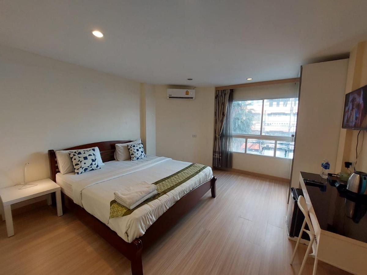 V Check Inn Sukhumvit 22 방콕 외부 사진