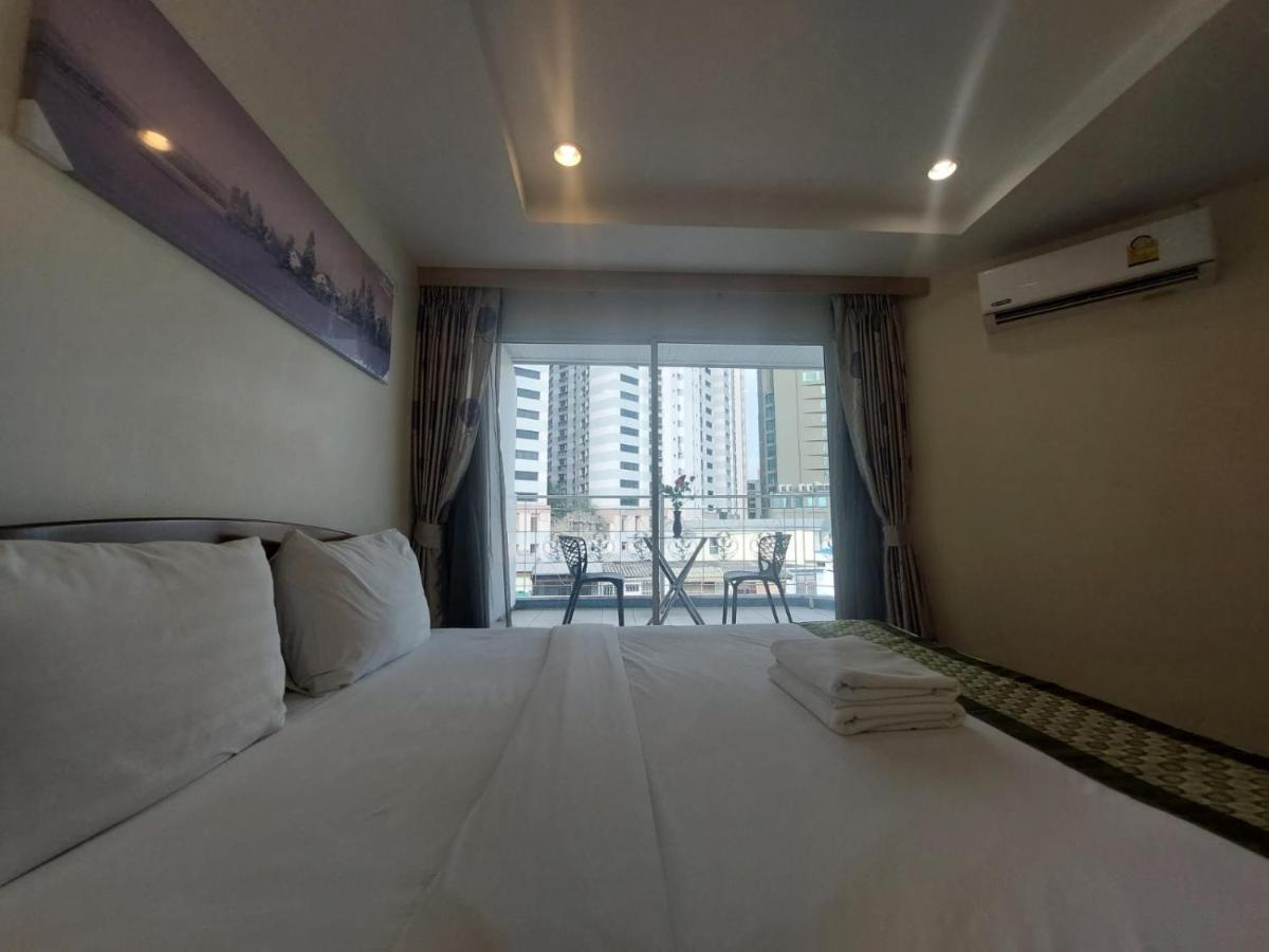 V Check Inn Sukhumvit 22 방콕 외부 사진