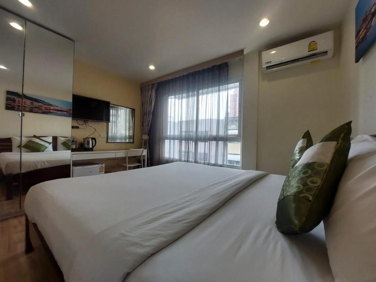 V Check Inn Sukhumvit 22 방콕 외부 사진
