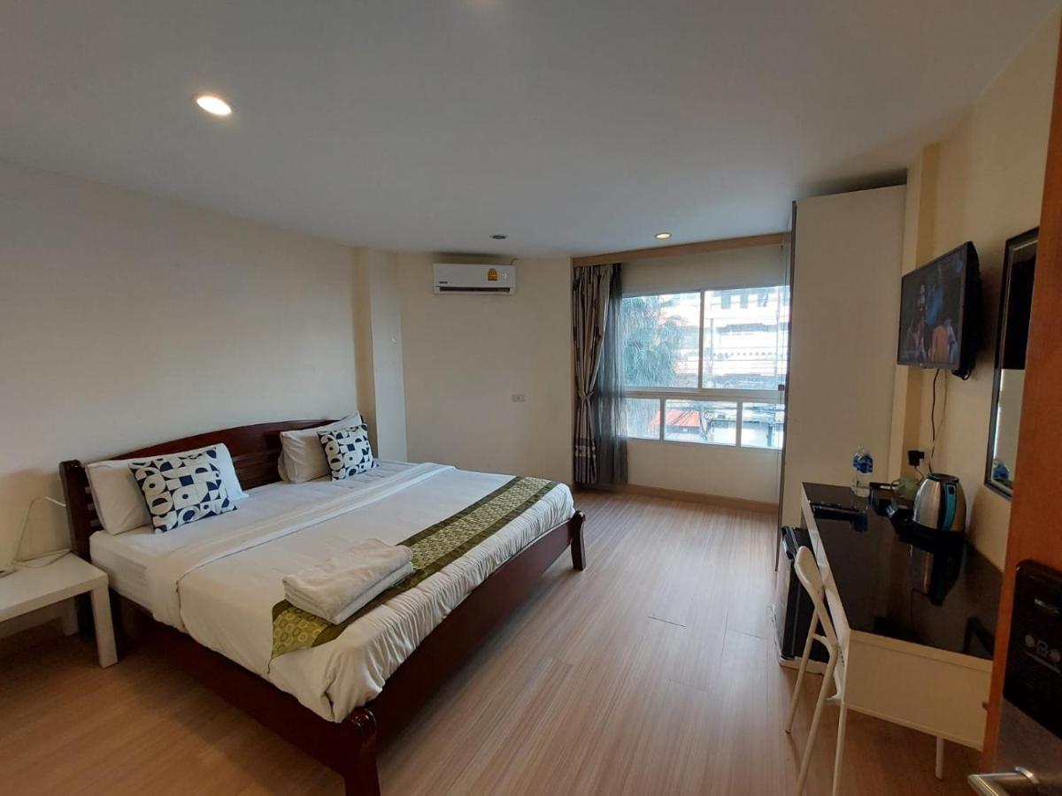V Check Inn Sukhumvit 22 방콕 외부 사진