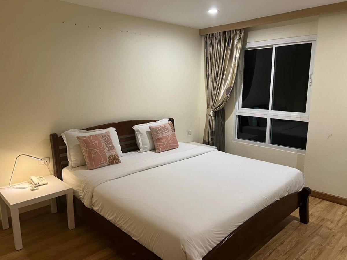 V Check Inn Sukhumvit 22 방콕 외부 사진
