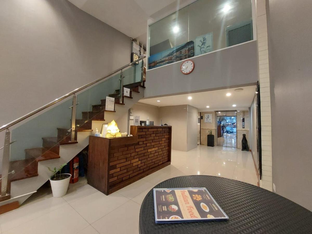 V Check Inn Sukhumvit 22 방콕 외부 사진